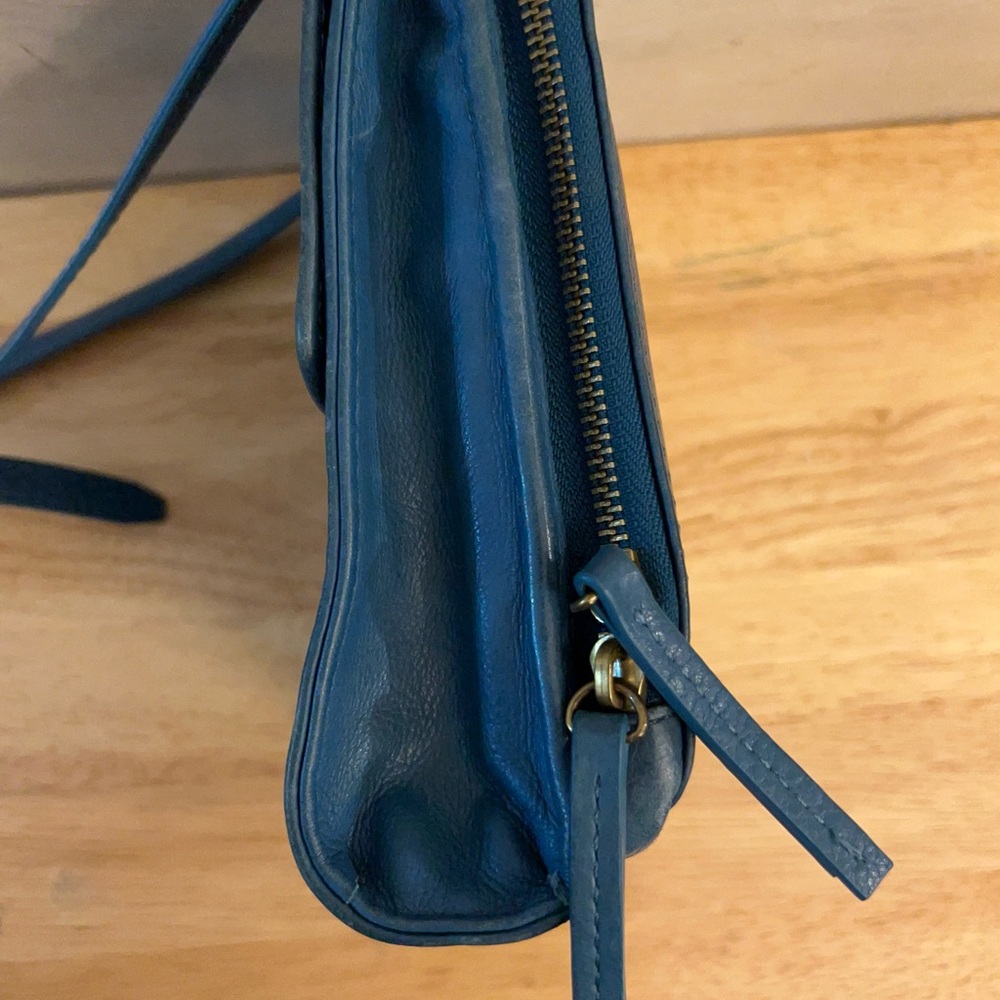 American Leather Co. Kansas Blue/Teal Crossbody Bag - Picture 13 of 15